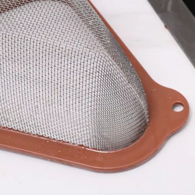 Panier d'angle pour évier de cuisine